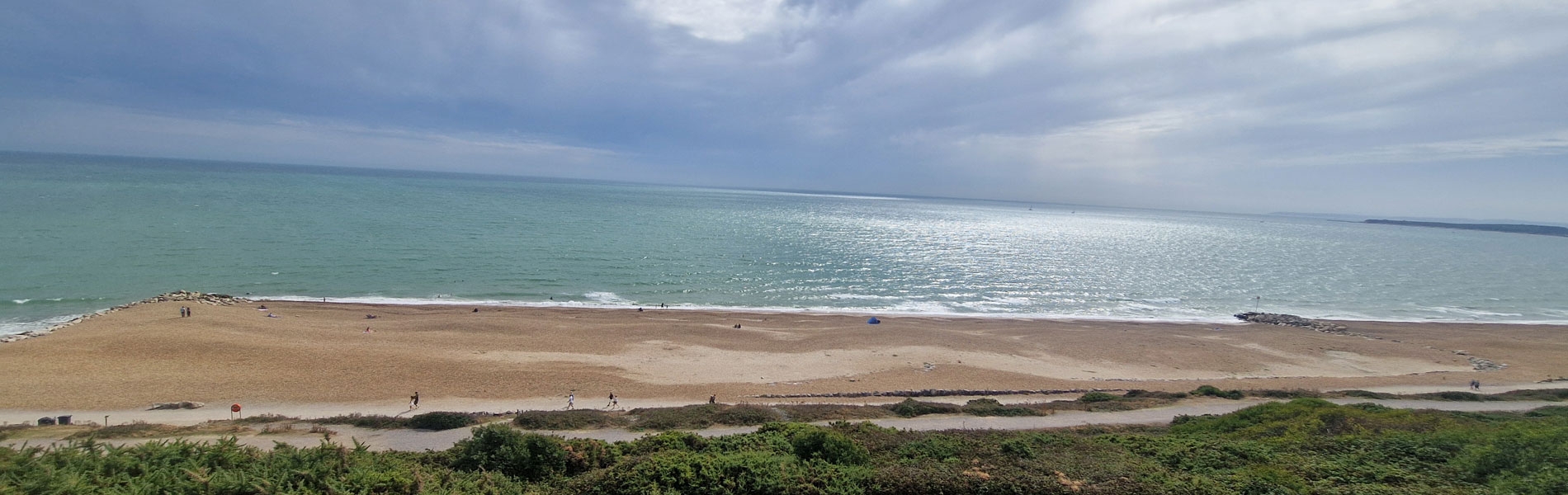 View over Highcliffe-on-Sea beach